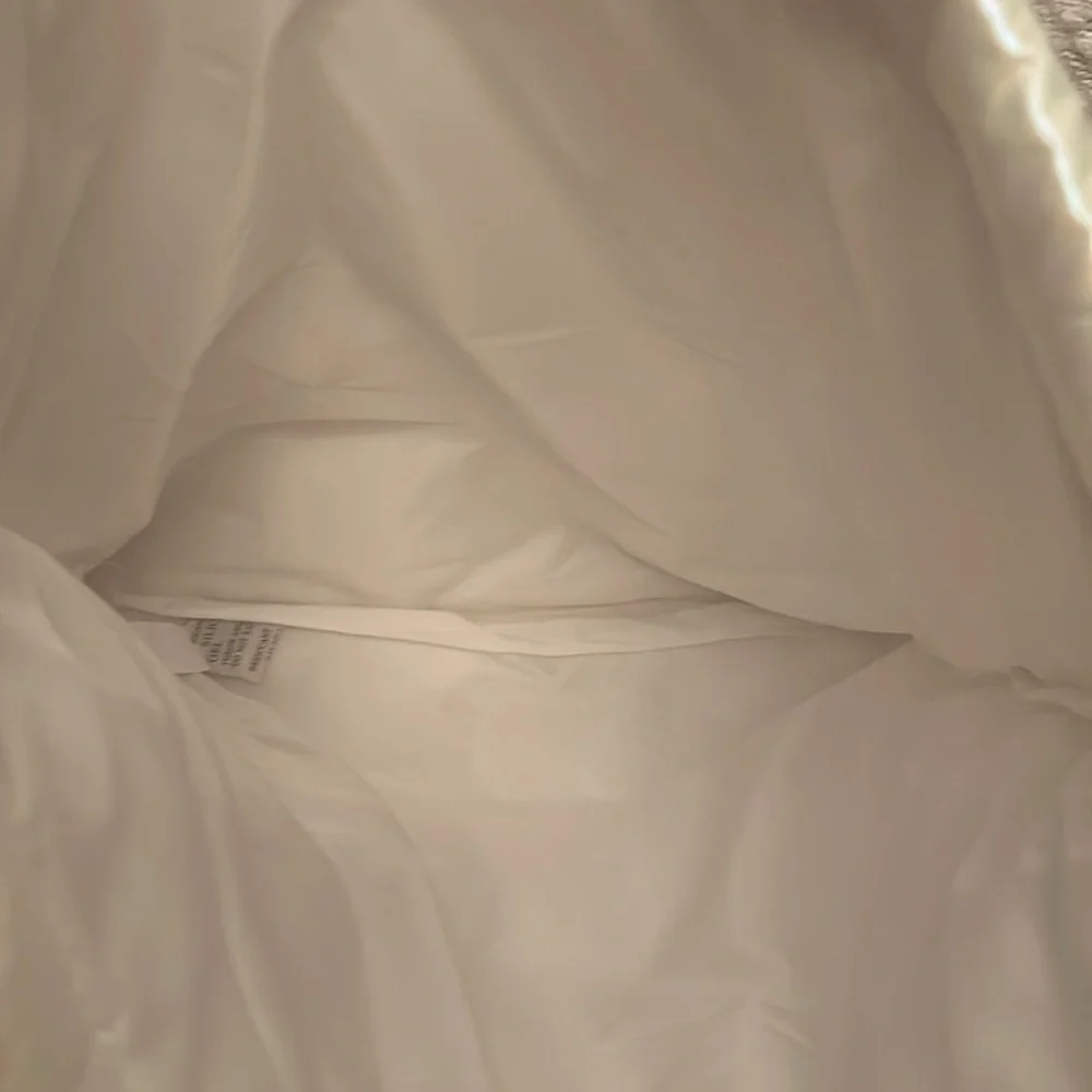 Bath & Body Works Limited Edition Pure Wonder Quilted Iridescent Tote Bag - Picture 7 of 7